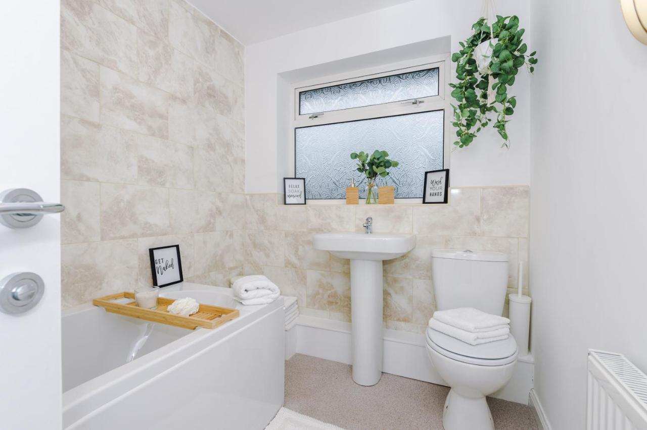 Welcoming 3 Bed Home, 10 Mins From Chester Races And Zoo Saughall Екстер'єр фото